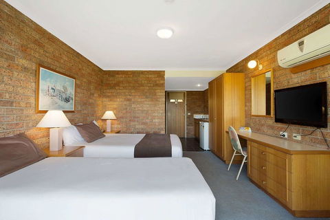 Comfort Inn Merimbula - E Caravan Parks 1