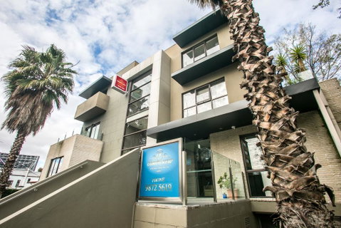 Comfy Kew Apartments - E Caravan Parks 1
