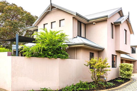 Coode Street Townhouse - E Caravan Parks 0