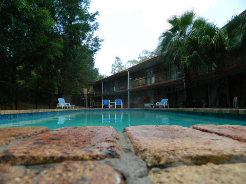 Coomera Motor Inn - E Caravan Parks 0