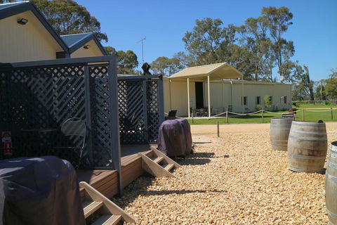 Coonawarra Cabins Unit B - E Caravan Parks 2