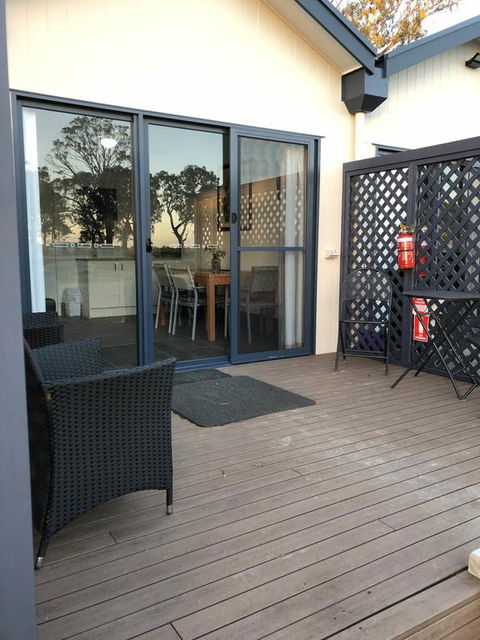Coonawarra Cabins Unit C - E Caravan Parks 3