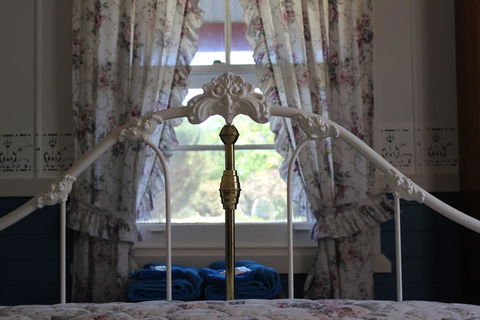 Coonawarra's Pyrus Cottage - E Caravan Parks 2