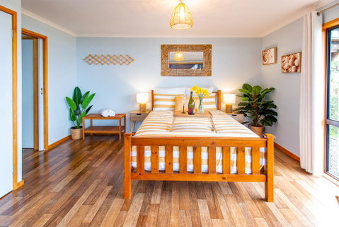 Coota Views Unit - E Caravan Parks 0