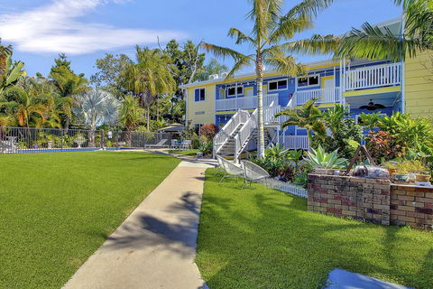 Coral Inn Boutique Hotel - E Caravan Parks 3