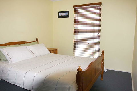 Corsair Breeze - E Caravan Parks 0
