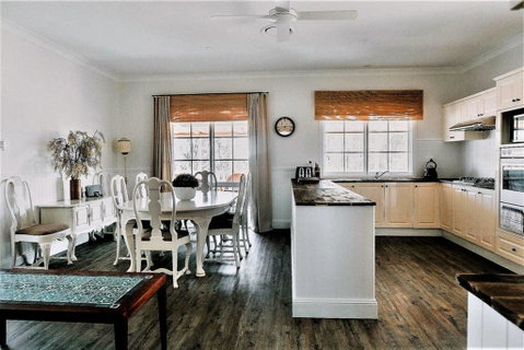 Corunna Station Country House - E Caravan Parks 3