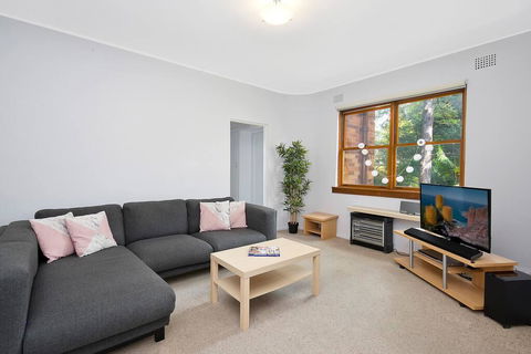 Cosy 2BR Plus Parking In Nth Sydney - E Caravan Parks 0
