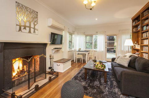 Cottage In The Forest - E Caravan Parks 0
