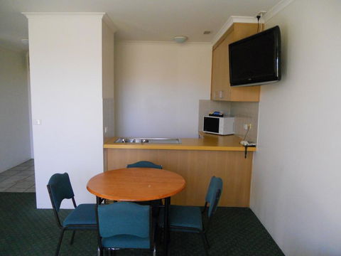 Cottonwood Motor Inn - E Caravan Parks 2