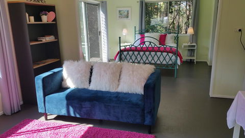 Country Charm - E Caravan Parks 1