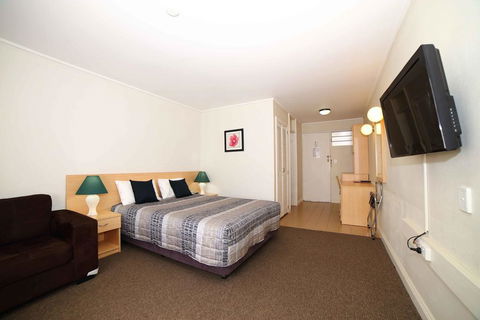 Country Gardens Motel - E Caravan Parks 0