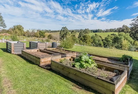 Country Getaway Neerim South - E Caravan Parks 1