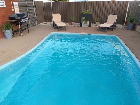 Country Mile Motor Inn - E Caravan Parks 3