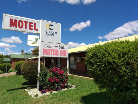 Country Mile Motor Inn - E Caravan Parks 0