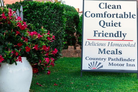 Country Pathfinder Motor Inn - E Caravan Parks 1