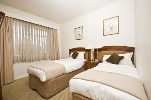 Country Plaza Motel - E Caravan Parks 3