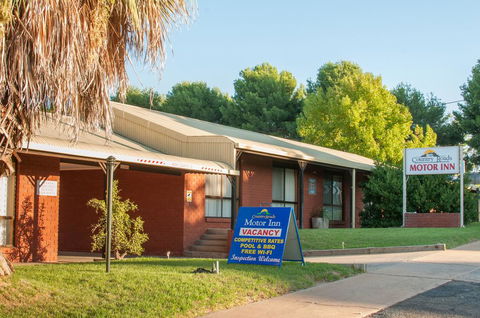Country Roads Motor Inn - E Caravan Parks 2