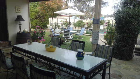 Courtsidecottage Bed And Breakfast - E Caravan Parks 2