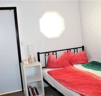 Cozy and cute comfort stay close to University Female only - E Caravan Parks