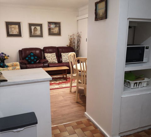 Cozy Inn - E Caravan Parks 0