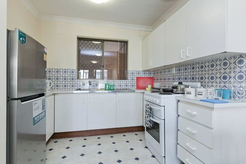 Cozy South Perth Unit Next To Perth Zoo - E Caravan Parks 2