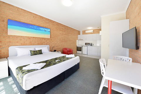 Cranbourne Motor Inn - E Caravan Parks 1