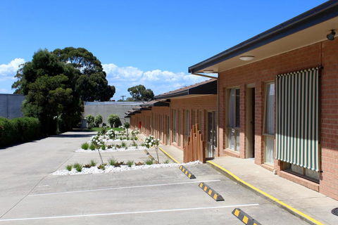 Cranbourne Motor Inn - E Caravan Parks 3