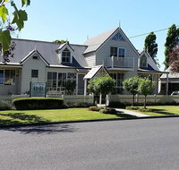 Creek Cottage Bed And Breakfast - E Caravan Parks