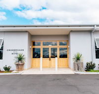 Crossroads Hotel - E Caravan Parks