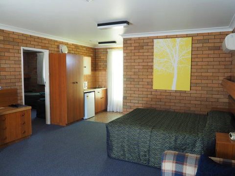 Cudgegong Valley Motel - E Caravan Parks 1