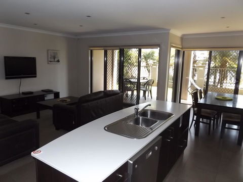 Cypress Water Front Apartments - E Caravan Parks 1