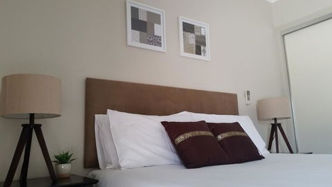 Cypress Waterfront Spa Apartment - E Caravan Parks 2
