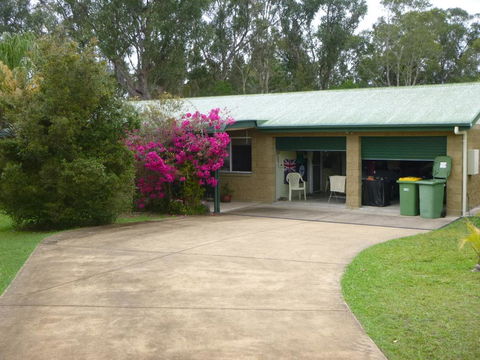 Dad & Alice's Place - E Caravan Parks 0