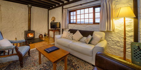 Daisy Bank Cottages - E Caravan Parks 1