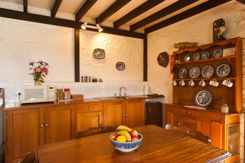 Daisy Bank Cottages - E Caravan Parks 2