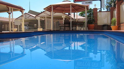 Dalby Mid Town Motor Inn - E Caravan Parks 1