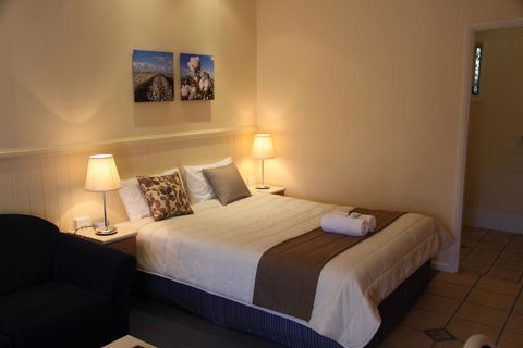 Dalby Mid Town Motor Inn - E Caravan Parks 3