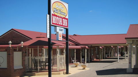 Dalby Mid Town Motor Inn - E Caravan Parks 0