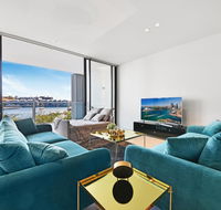 Darling Harbour Waterfront Luxury Apartment - E Caravan Parks