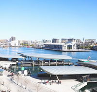 Darling harbour Waterview Luxury Apartment - E Caravan Parks