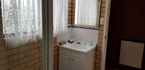 Darling River Motel - E Caravan Parks 3