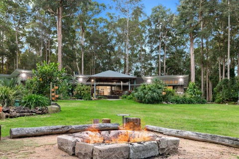 De Zen - Aussie World Holiday Group Venue - E Caravan Parks 0