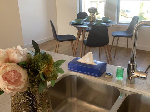 Delicate And Peaceful Bundoora Townhouse 12-R2 - E Caravan Parks 2