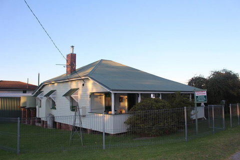 Dillons Cottage - E Caravan Parks 0