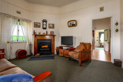 Dillons Cottage - E Caravan Parks 3