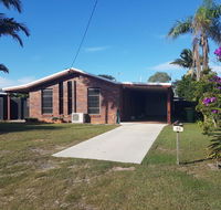 Dog Friendly Holiday House At Red Beach - E Caravan Parks