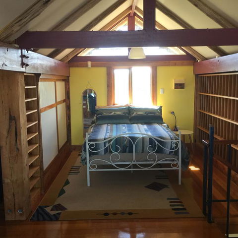 Dolphin Beach House - E Caravan Parks 3