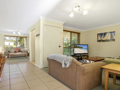 Dolphin Cottage - In The Heart Of Callala Beach - E Caravan Parks 1