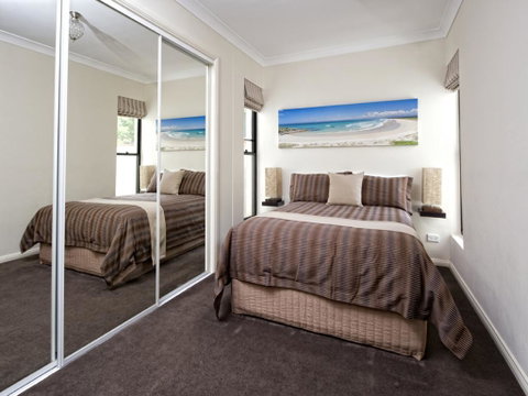 Dolphin Shores - E Caravan Parks 1